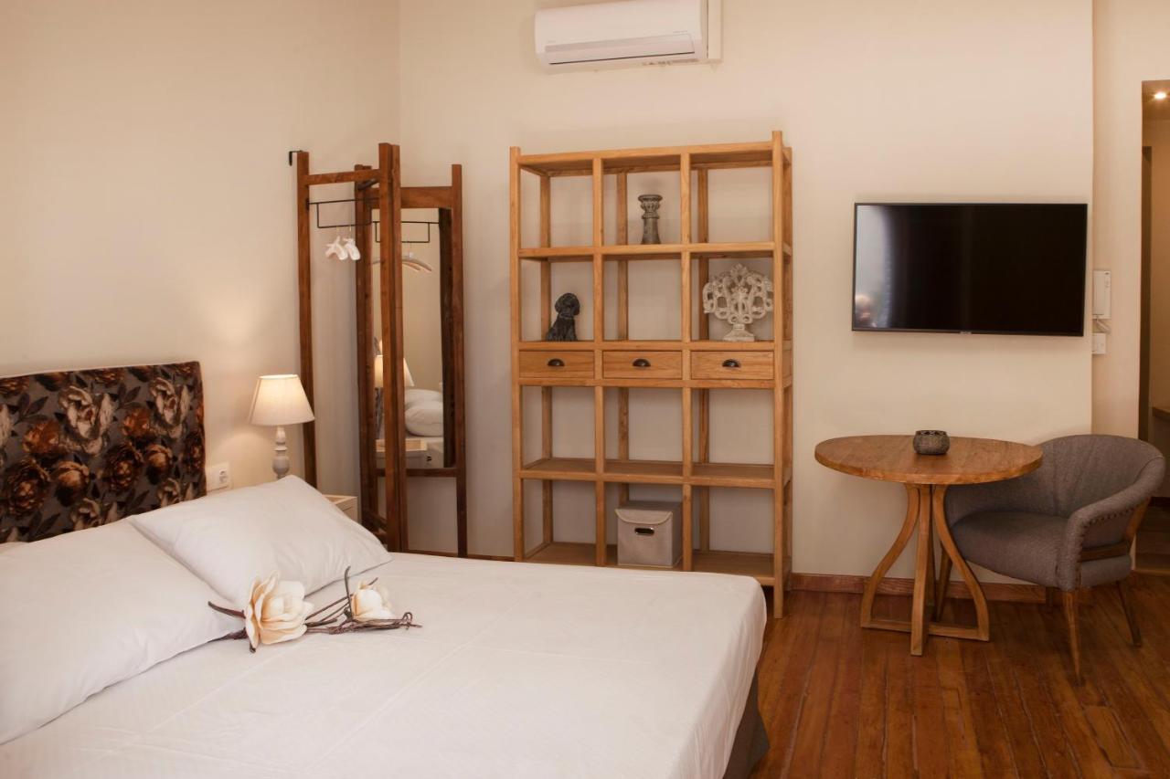 Bentzi...Boutique Apartment 6, Superior Suite For 4 Guests Aten Exteriör bild